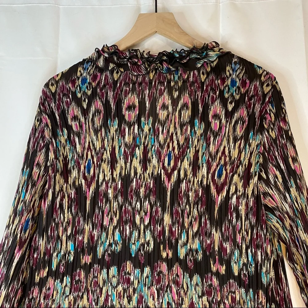 CJ BANKS Women’s Size 1X Blouse Top Shirt Button Down Front V Neck Ruffle Aztec - Picture 14 of 16